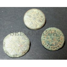 3 SMALL ANTIQUE BUTTON CENTURY XVIII OLD BOUTON BUTTON BOTON SEE MY SHOP CCB5